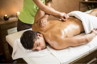 Get the Top Quality Body Massage at Dulux Spa - 1